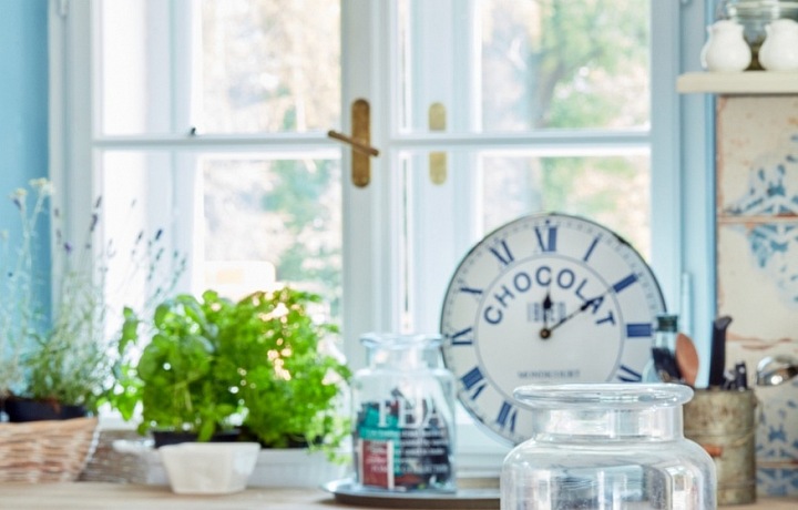 Luxury showroom English Season