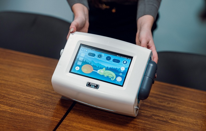 Předávání kašlacího asistenta na Bulovce.