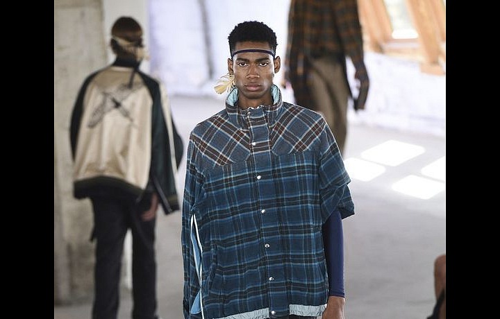 Collection of SS19 shows geometric shapes