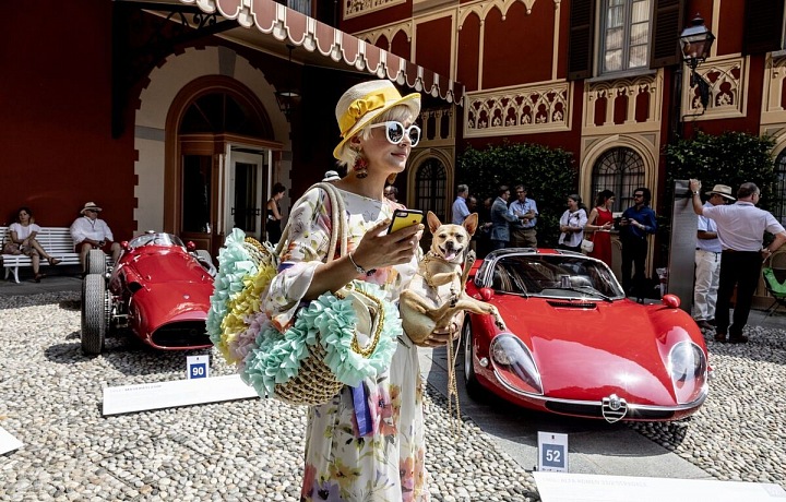 1954 Maserati SpA 250F (left) and  Coppa d'Oro Villa d'Este 1968 Alfa Romeo 33/2 Stradale.