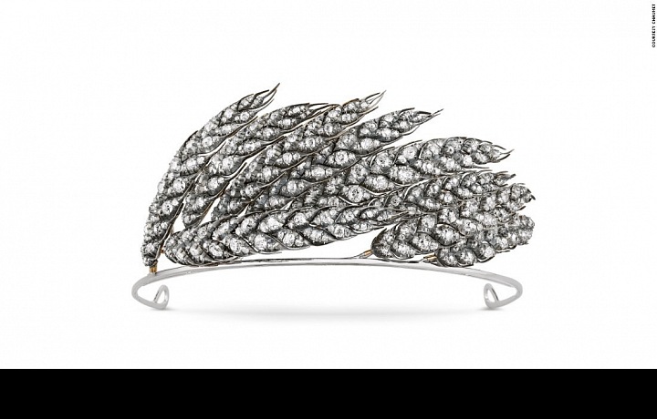 Headdress full of luxury