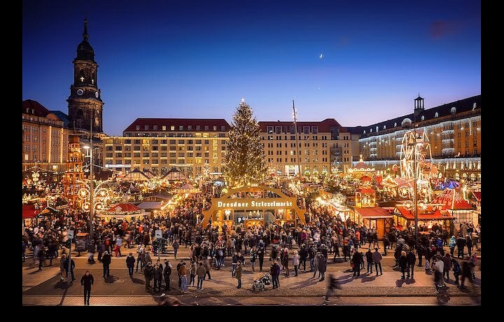 Drážďanský Štrýclmarkt slaví narozeniny.