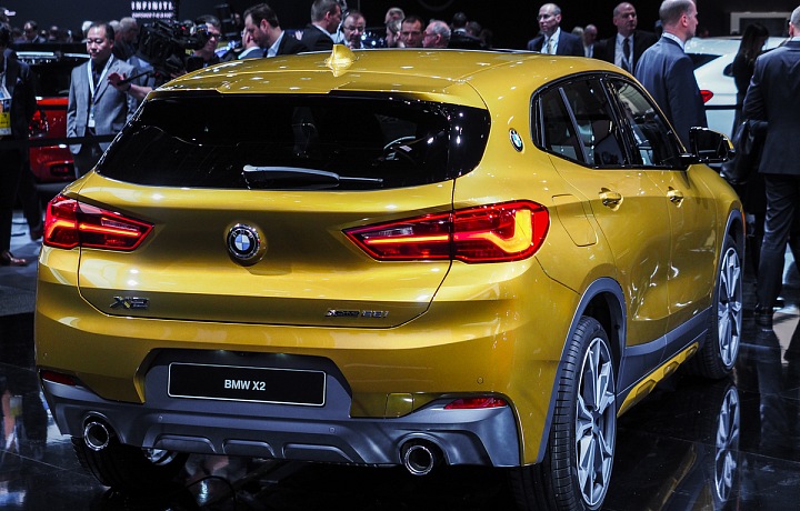 BMW X2 in Detroit autoshow 