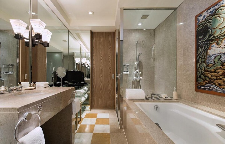 Park Hyatt Tokyo - luxusní koupelna