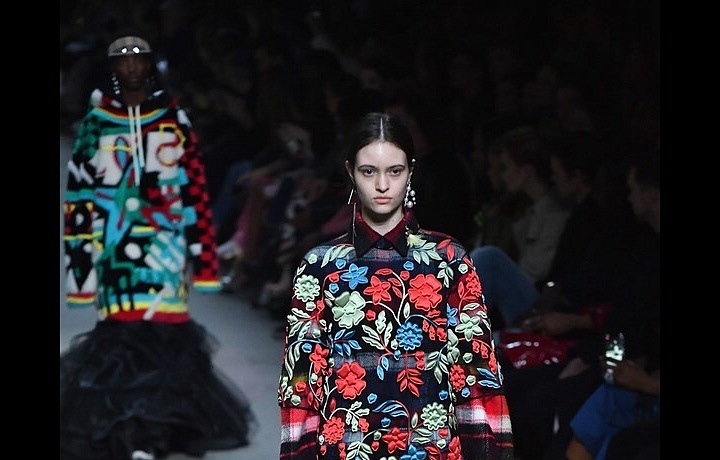 Burberry FW 2018/19 plays with colours