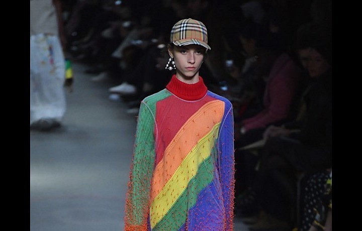 Burberry in the colours of rainbow!