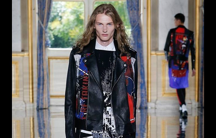 V kolekci se hojně objevuje džínovina