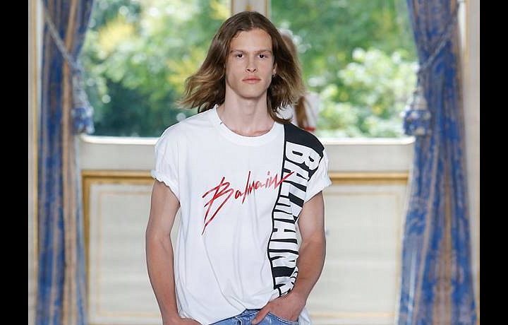 V kolekci se hojně objevuje džínovina