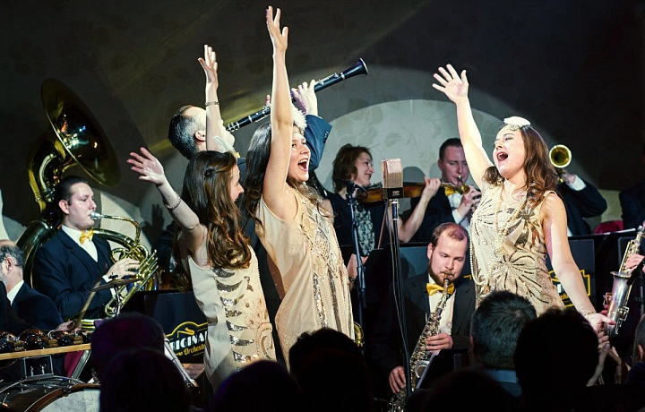 Hot Sisters and Original Vintage Orchestra