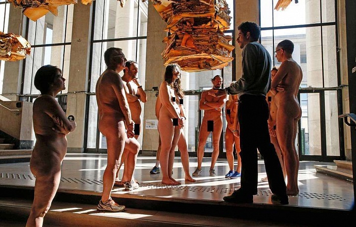 Exhibition for nudists - Palais de Tokyo