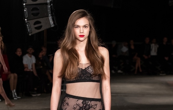 Romantic underwer Tereza Vu FW19