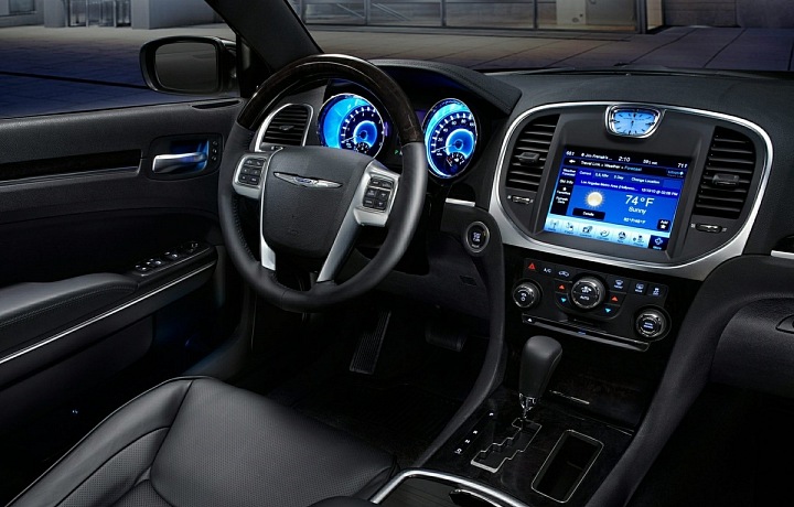 Chrysler 300 interior