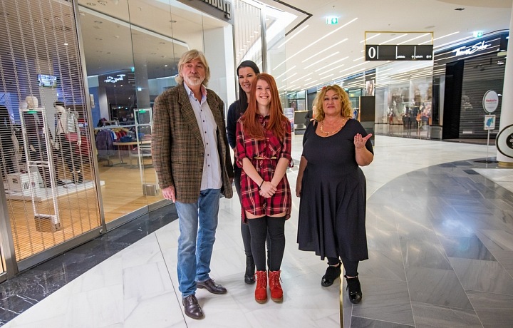 Radost o Vánocích rozdávají i slavní. 