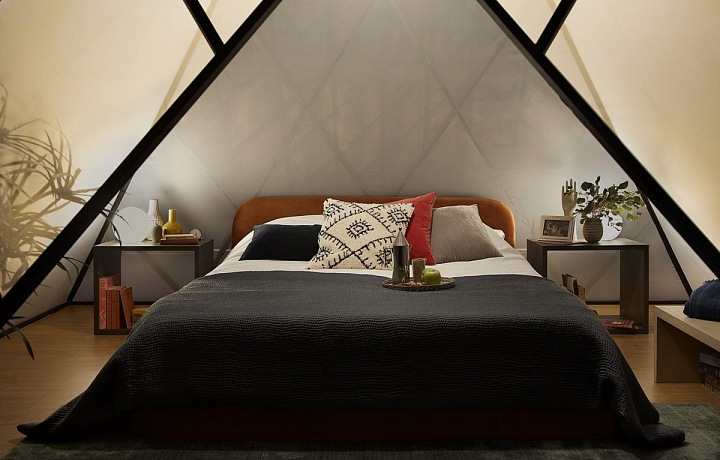 Luxurious night in Louvre