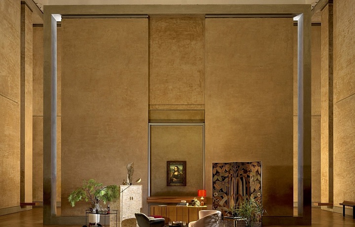 Drink with Mona Lisa