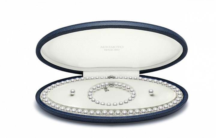 Luxury pearls Mikimoto