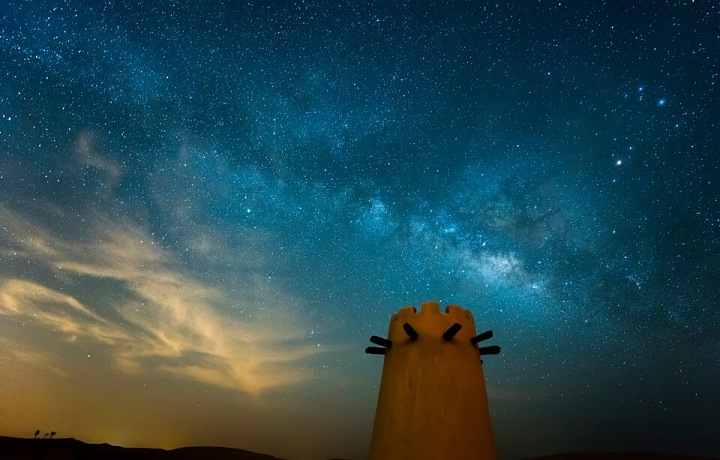 Watch the stars from the desert