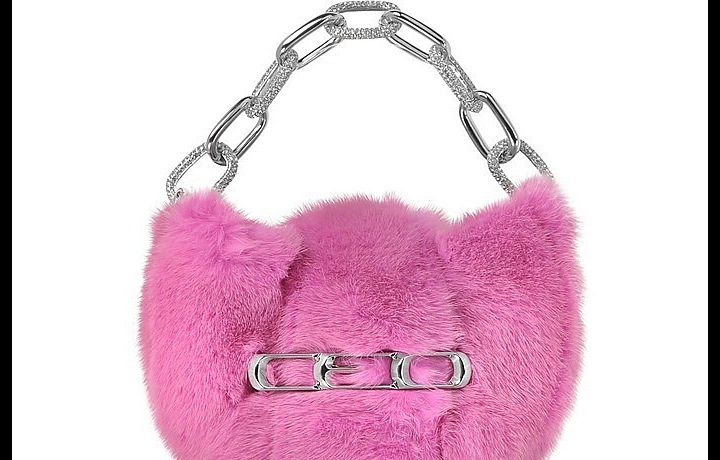 Růžový retro kousek Alexandra Mcqueena