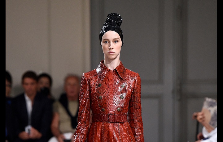 One of the materials of the collection is also luxurious leather