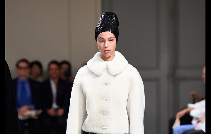 Warm fur and mini? Why not!