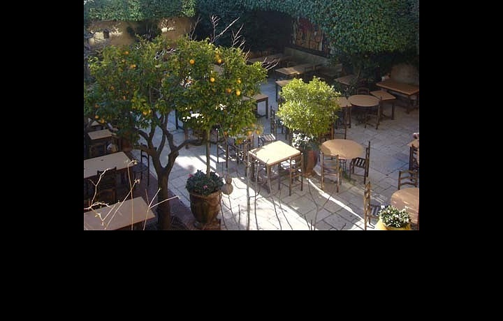 Hotel La Colombe d'Or - terrace