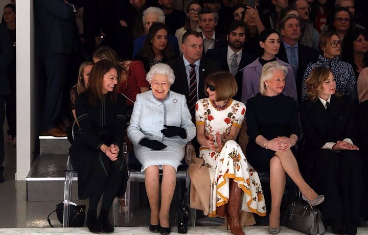 Queen Elizabeth II. and Anna Wintour