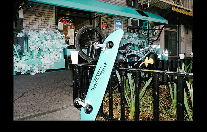 Tiffany & Co. Colours New York Blue! 