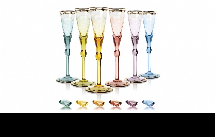 Champagne glasses - colours