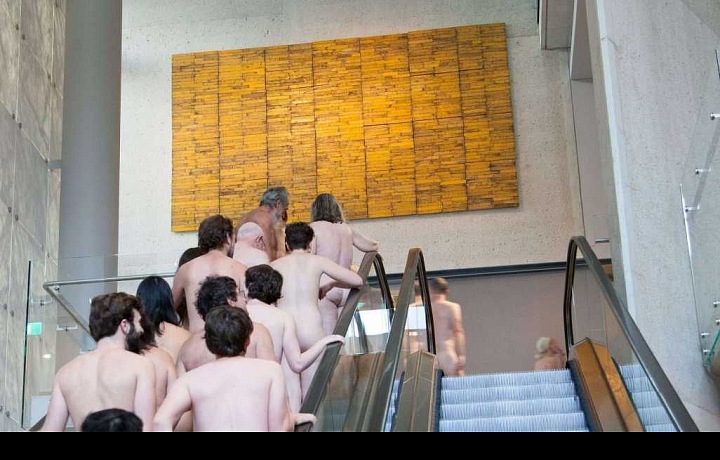 Exhibition for nudists - Palais de Tokyo