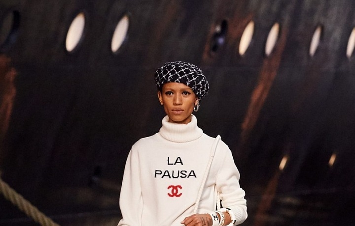 Fashion inspired by navy style