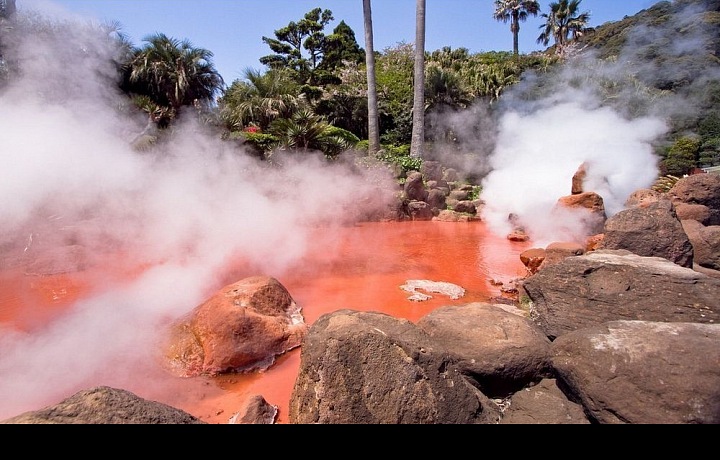 Blood pond Beppu, Japan