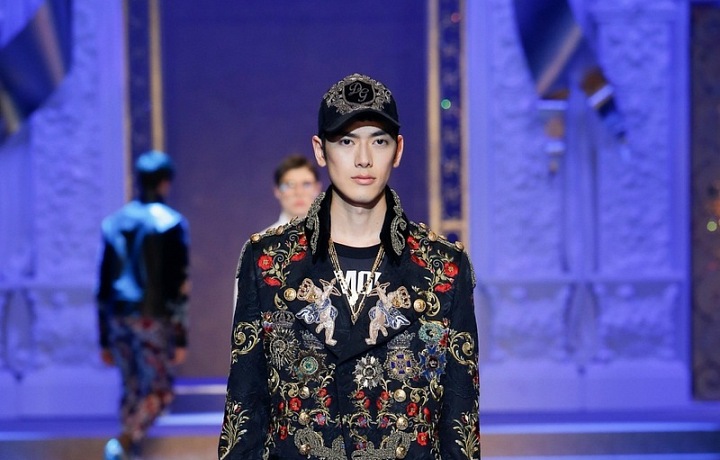 Fashion mixed with art