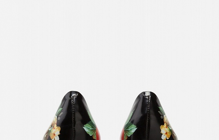 Dolce&Gabbana SS19 - model Bellucci