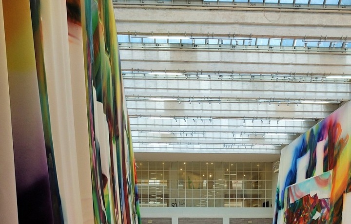 Katharina Grosse, Miraculous Painting