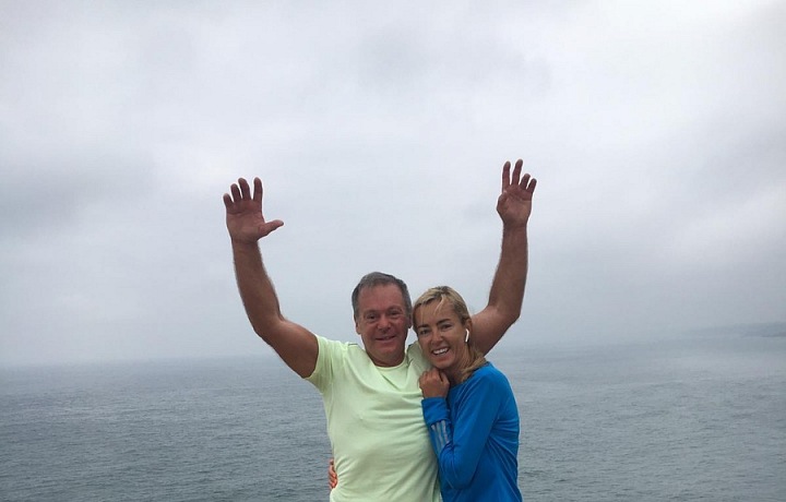 Lékař je velmi sportovně založený. 