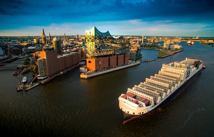 Elbphilharmonie - surrounding