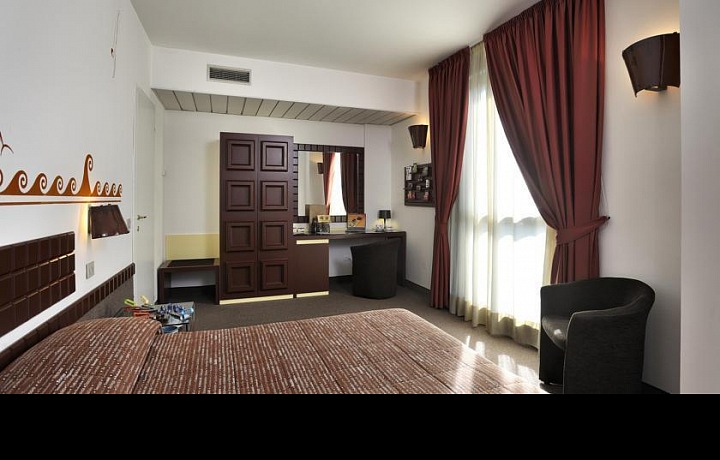 Etruscan chocolate hotel