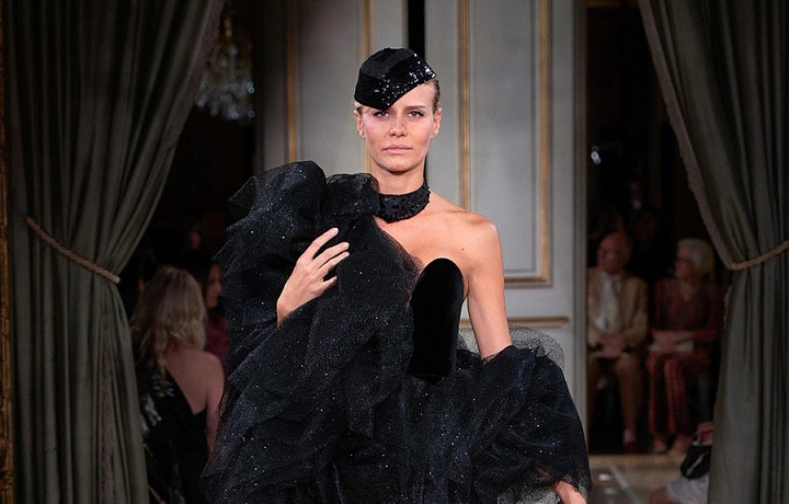 Luxurious accessories make a glamorous look