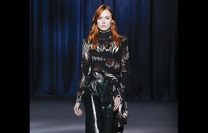 Gloss and glitter Givenchy