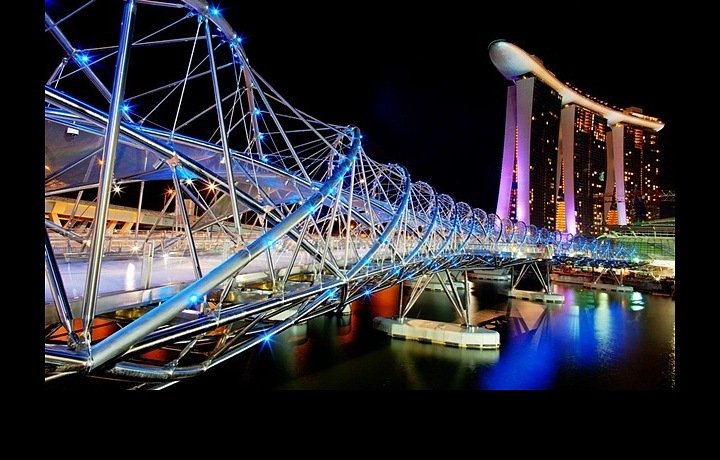 Helix Bridge at night