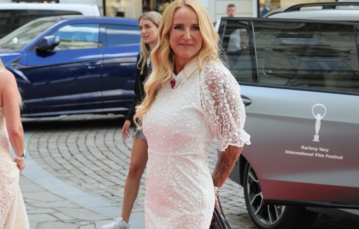 Vendula Pizingerová is the queen of elegance