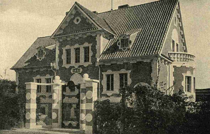 Original house - villa by Pavel Janák