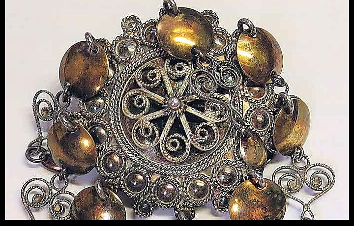 The crown is a valuable family heritage