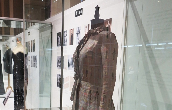 Luxury dress by Hana Podolská