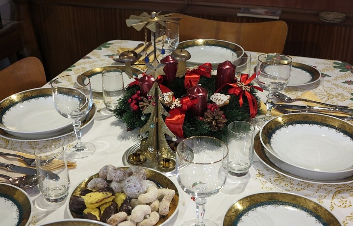 Christmas table