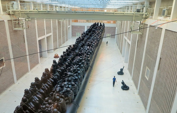 Zákon cesty, Aj Wej-wej