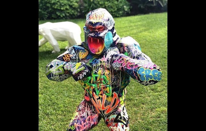 Garden,  Majestic Barriere Cannes - statue by Alexandr Orlinsky