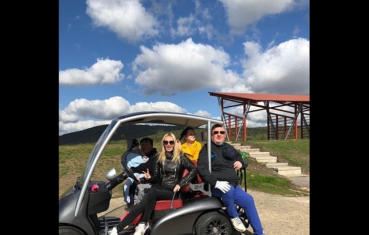 Ivo Rittig plays golf