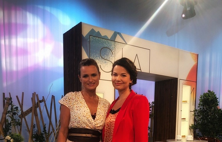 Jana as a presenter of the show Sama doma