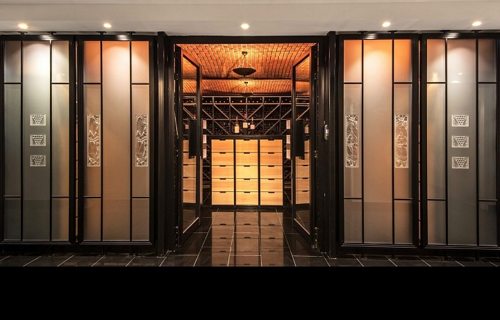 Křišťálový sud od Lalique, vinný sklípek